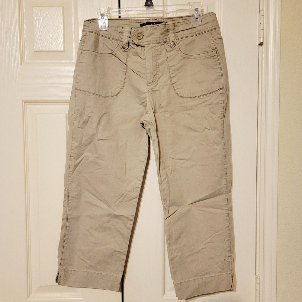 Gloria Vanderbilt Tan Capris Size 6 - GV Tan Capris 4 Pockets EUC